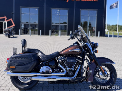 Harley-Davidson FLHCS Heritage Classic