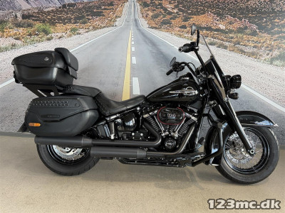 Harley-Davidson FLHCS Heritage Classic