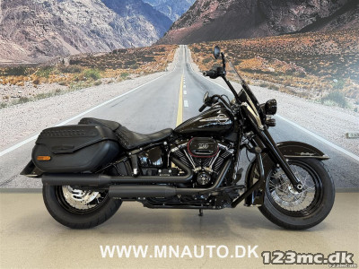Harley-Davidson FLHCS Heritage Classic