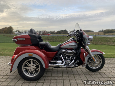 Harley-Davidson FLHTCUTG Tri Glide Ultra HMC Motorcykler. Vi bytter gerne.