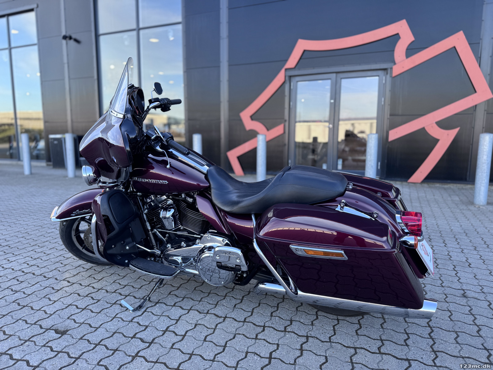 Maisto 1/12 Flhtk Electra Glide Ultra Limited '13 - Moto Miniature en métal, détails réalistes - Pour les collectionneurs et stimuler l'imagination des enfants - dès 3ans