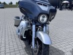 2019 Harley-Davidson FLHXSE CVO Street Glide