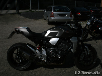 Honda CB 1000 R+