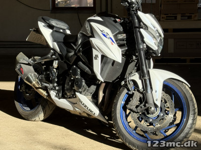 Suzuki GSXS 750