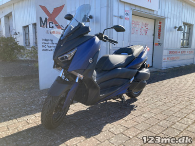 Yamaha X-Max 300