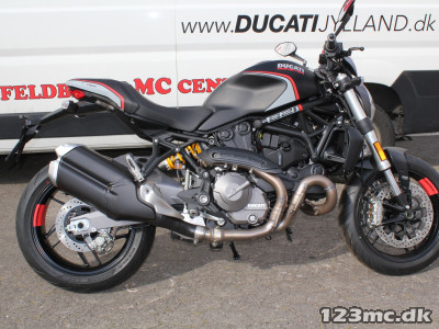 Ducati Monster 821 Stealth