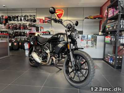 Ducati Scrambler Icon Dark