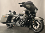 Harley-Davidson FLHXS Street Glide Special