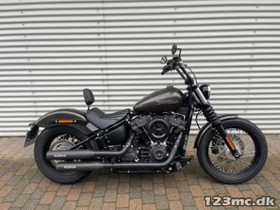 Harley-Davidson FXBB Street Bob HMC Motorcykler. Vi bytter gerne.