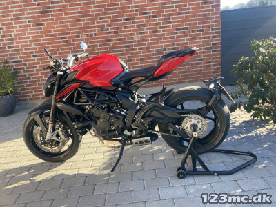 MV Agusta Brutale 800 Rosso