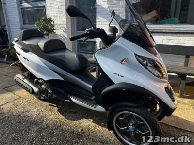 Piaggio MP3 500