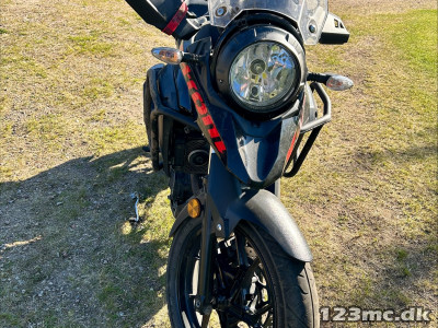 Suzuki DL 250 V-Strom Sport adventure tourer