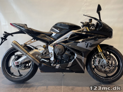 Triumph Daytona 765 Moto2