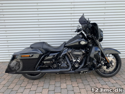 Harley-Davidson FLHRXS Road King Special HMC Motorcykler. Vi bytter gerne.