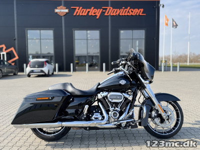 Harley-Davidson FLHXS Street Glide Special
