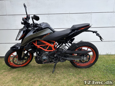 KTM 390 Duke