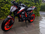 2021 KTM 890 Duke R