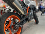 2021 KTM 890 Duke R