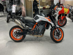 2021 KTM 890 Duke R