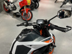 2021 KTM 890 Duke R