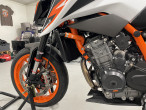 2021 KTM 890 Duke R