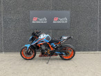 2021 KTM 890 Duke R