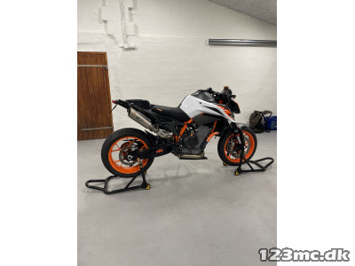 KTM 890 Duke R