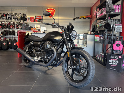 Moto Guzzi V7 III Stone