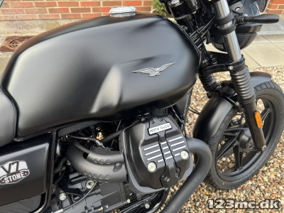 Moto Guzzi V7 Stone