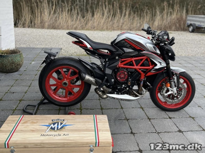 MV Agusta Dragster 800 RC MV Agusta Dragster 800 RC