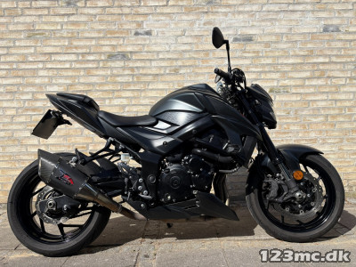 Suzuki GSXS 750