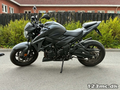 Suzuki GSXS 750 Naked