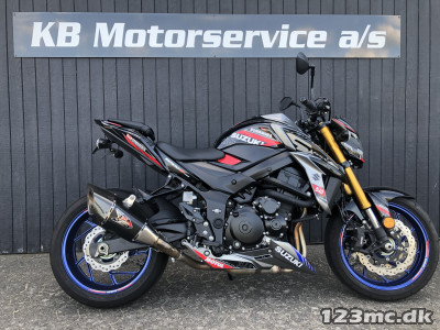 Suzuki GSXS 750