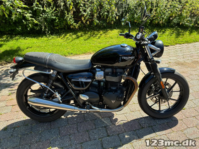 Triumph Bonneville Street Twin 900
