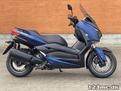 Yamaha X-Max 300