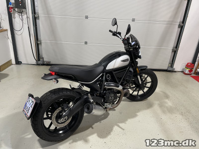 Ducati Scrambler Icon Dark