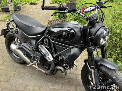 Ducati Scrambler Icon Dark