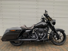 Harley-Davidson FLHRXS Road King Special HMC Motorcykler. Vi bytter gerne.
