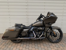 Harley-Davidson FLTRXSE CVO Road Glide HMC Motorcykler. Vi bytter gerne. Harley-Davidson FLTRXSE CVO Road Glide HMC Motorcykler. Vi bytter gerne.