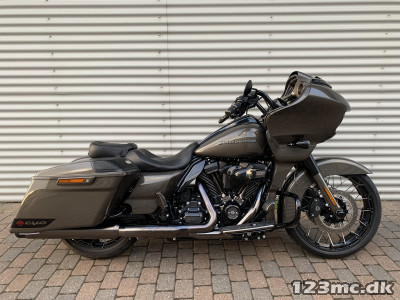 Harley-Davidson FLTRXSE CVO Road Glide HMC Motorcykler. Vi bytter gerne.
