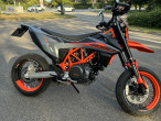 2022 KTM 690 SMC R