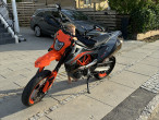 2022 KTM 690 SMC R