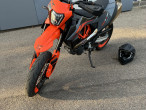 2022 KTM 690 SMC R