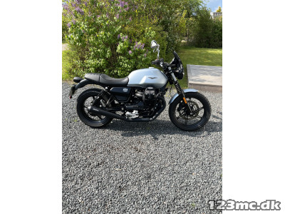 Moto Guzzi V7 Stone