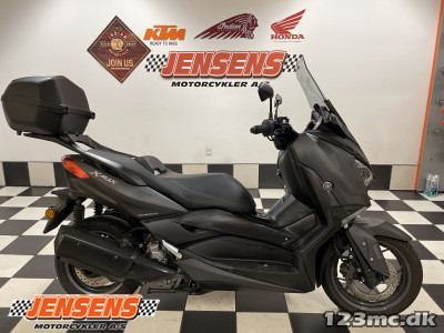 Yamaha X-Max 300