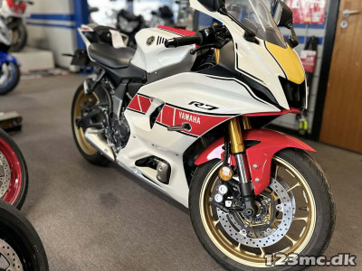Yamaha YZF R7 World GP 60th Anniversary Edition