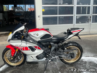 Yamaha YZF R7
