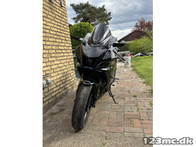 Yamaha YZF R7