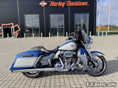 Harley-Davidson FLHXS Street Glide Special