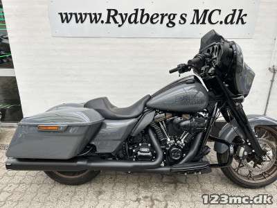 Harley-Davidson FLHXST Street Glide ST